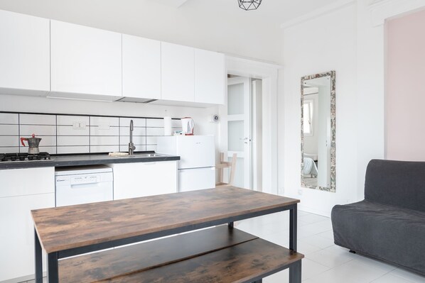 Apartment, Stadtblick | Wohnbereich