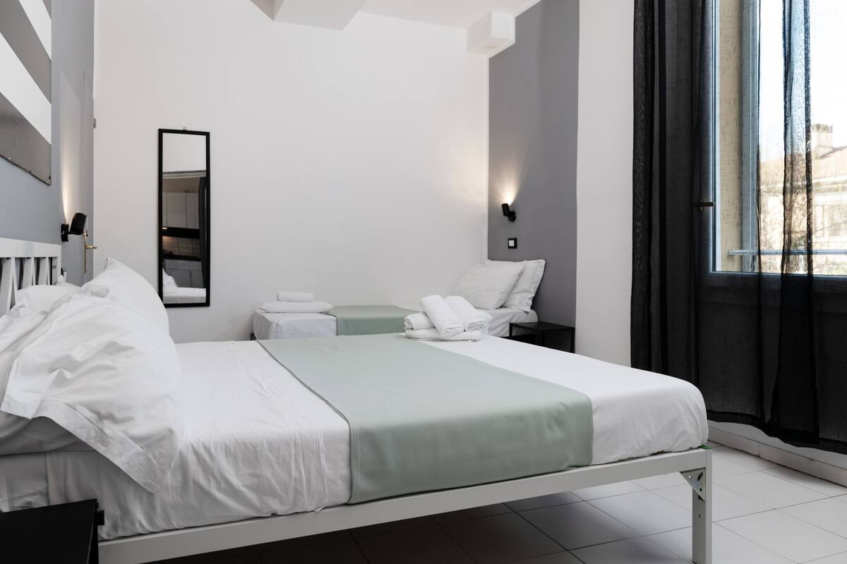 アパートメント シティビュー | セーフティボックス (室内)、遮光カーテン、防音設備、アイロン / アイロン台