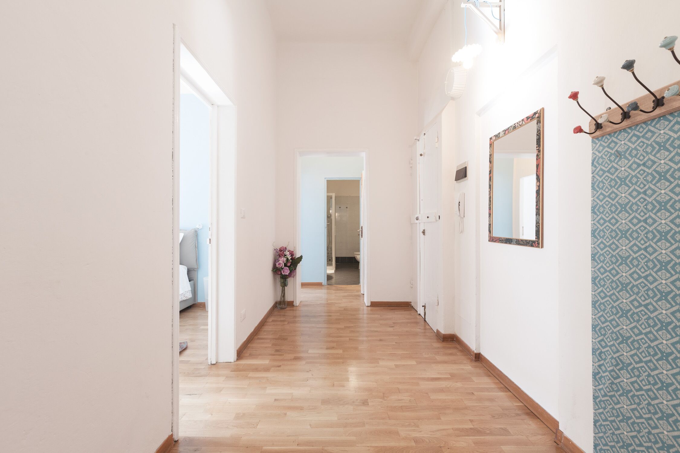 Apartment, Stadtblick | Wohnbereich | Fernseher