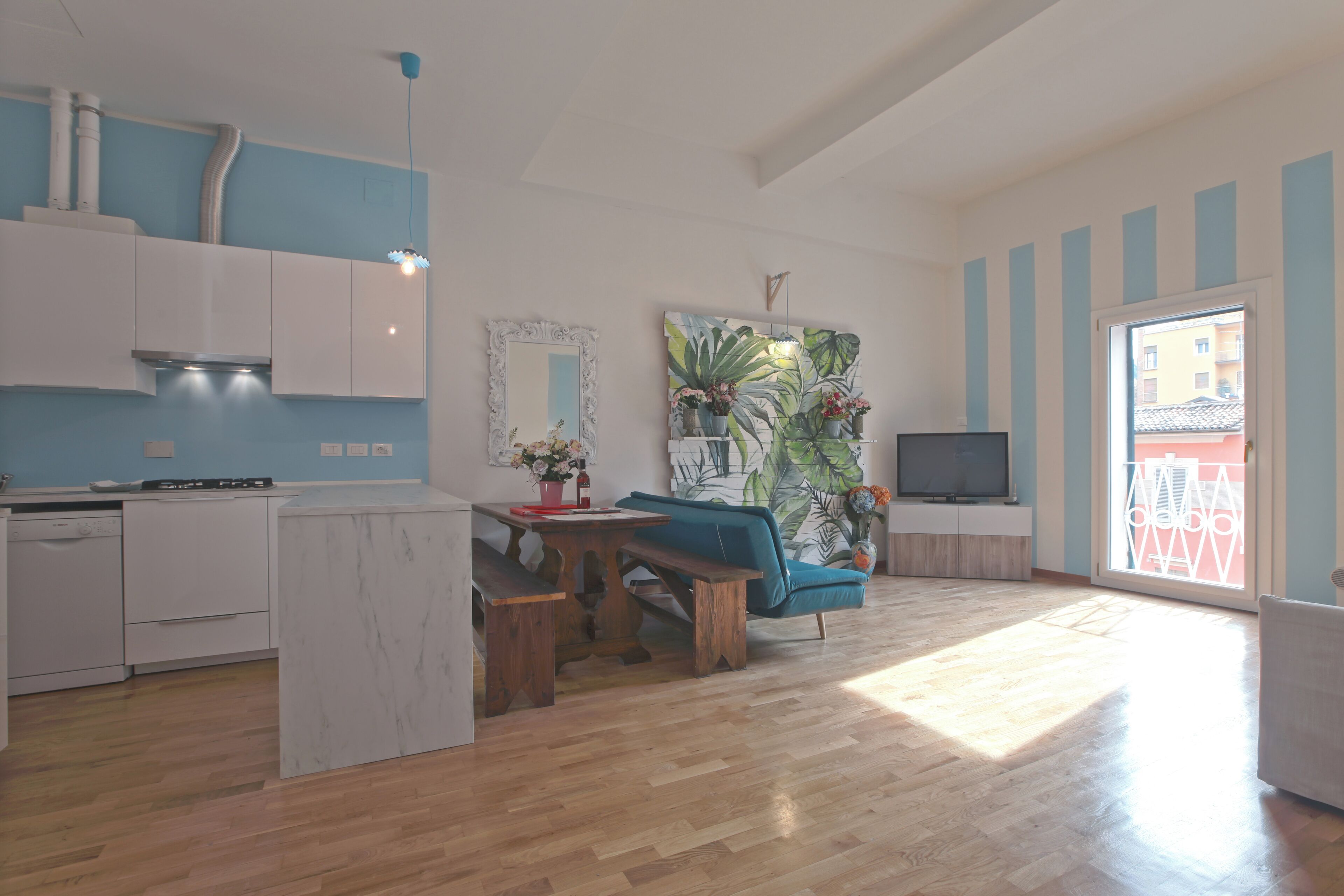 Apartamento, vista para a cidade | Cofres nos quartos, cortinas blackout, quartos à prova de som