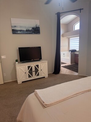 3 bedrooms, iron/ironing board, free WiFi, bed sheets - Serene Oasis 3-bedroom bungalow with AC in Maricopa (Maricopa)