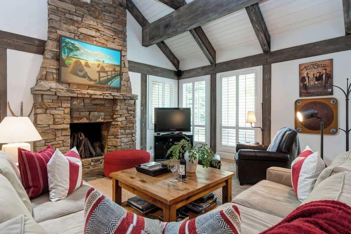 TV, fireplace, offices