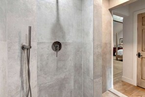 Shower, hair dryer, shampoo - Abode at West Ketchum Farmhouse, downtown access (Ketchum)