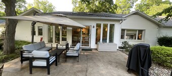 Secluded Luxe 5BR Estate w/ Pool, Wineries, Near ND
