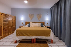 2 bedrooms, iron/ironing board, Internet, bed sheets
