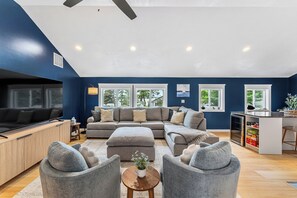 Smart TV, table football, ping pong, books