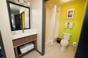 Bathroom - Arya Inn & Suites Farmers Branch (Farmers Branch)