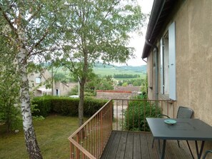 Outdoor dining - La Maison de Yette - CHEILLY-LES-MARANGES (CHEILLY-LES-MARANGES)