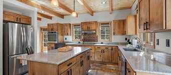 New Rental! Pet Friendly 3Bed/2.5Bath -Creekside Solitude