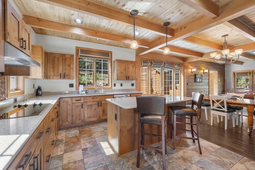 New Rental! Pet Friendly 3Bed/2.5Bath -Creekside Solitude