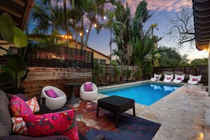 House | 5 bedrooms, desk - Luxe 5BR 4BA Heated Pool 10 Min to Beach BBQ (Fort Lauderdale)