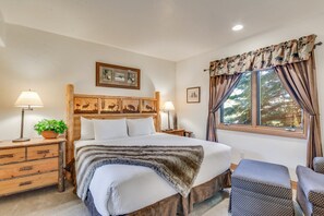 3 bedrooms, desk, free WiFi, bed sheets