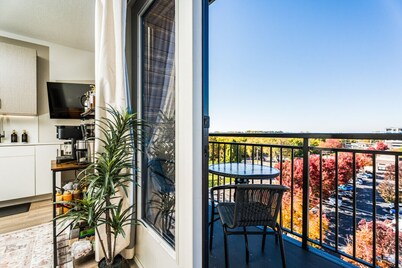 King Bed, Coffee Bar, Balcony, Hot Tub