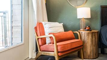 TV, meja tenis meja, dan kantor