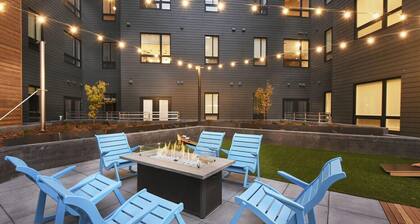 Hot Tub, King Bed, Coffee Bar, Balcony