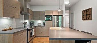 Luxury 3-bdrm condo in Bromont (P5) in quiet area with outdoor courtyard