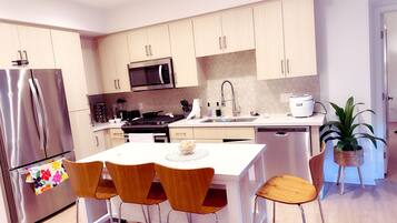 微波炉、烤箱、炉灶、洗碗机