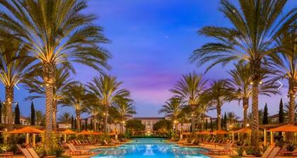 Luxurious enchanted accommodation with sunny views