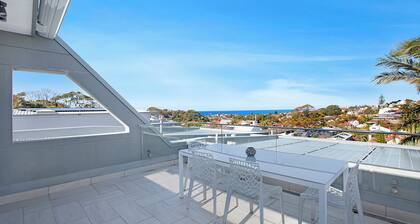 District & ocean views close to Bronte Beach