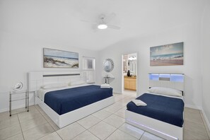 4 camere, una scrivania, ferro/asse da stiro, culla da viaggio