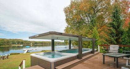 Reel Chill- 4 bedroom home with Dock, Swimspa, Hot tub!