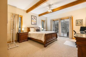 4 chambres, bureau, fer et planche à repasser, accès au Wi-Fi (inclus)