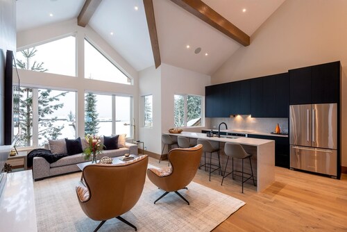 Northern Lights 32 | Ski-in/out Luxury Townhome, Hot Tub,