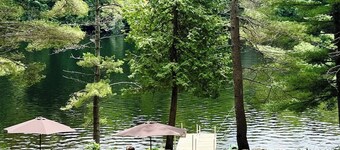 Cozy Cabin on the water! Close to ski hill and recreational trails.