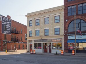 Exterior - Downtown Luxury Loft, 13-Ft Ceilings, Walkable (Kalamazoo)