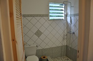 Handtücher, Seife, Toilettenpapier