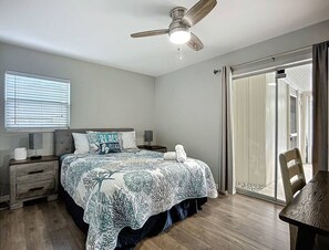 4 bedrooms, iron/ironing board, WiFi, bed sheets - Family Fun House: Pool & Mini-Golf (Bradenton)