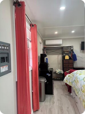 1 bedroom, free WiFi, bed sheets - One Bedroom with AC in Governor's Harbour (Governor's Harbour)