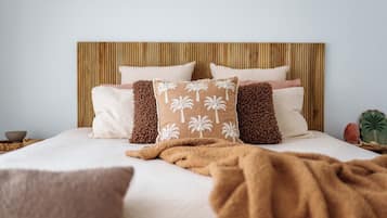 4 dormitoris, escriptori, planxa i posts de planxar i wifi gratuïta