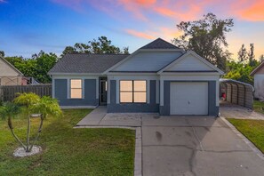 Exterior - Family Fun House Pool Mini-Putt 4BR 2BA Sleep 12 (Bradenton)