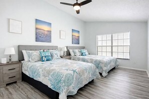 5 bedrooms, iron/ironing board, WiFi, bed sheets - Family Fun House Pool Mini-Putt 4BR 2BA Sleep 12 (Bradenton)