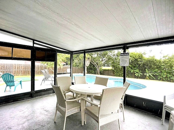 Outdoor dining
