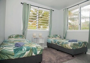 2 habitaciones, tabla de planchar con plancha, wifi y ropa de cama 