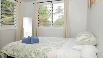 2 bedrooms, iron/ironing board, WiFi, bed sheets