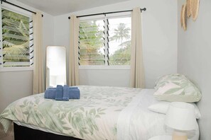 2 bedrooms, iron/ironing board, WiFi, bed sheets