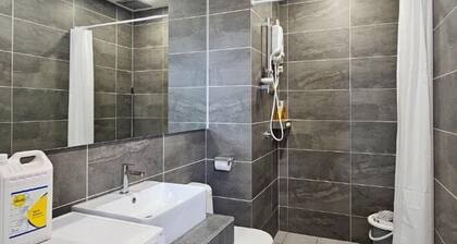 Bell Suite Cozy Home at Sunsuria City 16km to KLIA Sepang by Cloud Host