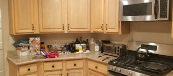 Charming 1-bedroom w/large window close to Silicon valley and Stanford