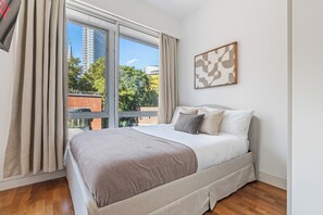 2 habitaciones, tabla de planchar con plancha y wifi gratis 