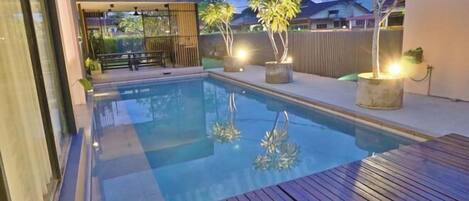 Kolam renang outdoor