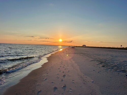 Beautiful New Home Near Beach with Pool Sleeps 6