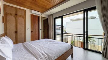 Comfort Villa, 1 Bedroom, Private Pool | In-room safe, desk, laptop workspace, blackout curtains