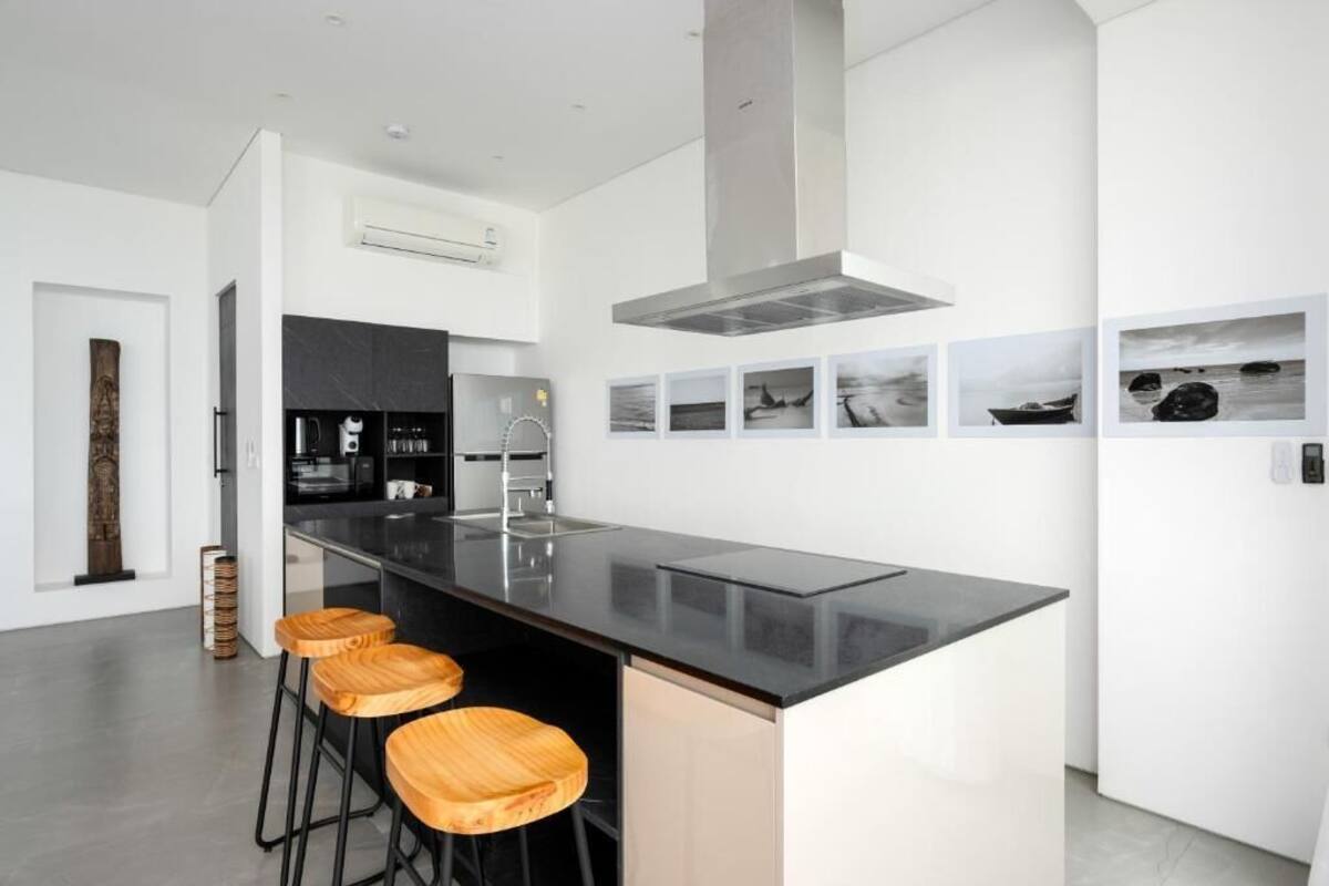 Blossom Villa | Cuisine privée | Réfrigérateur, four à micro-ondes, surface de cuisson, lave-vaisselle