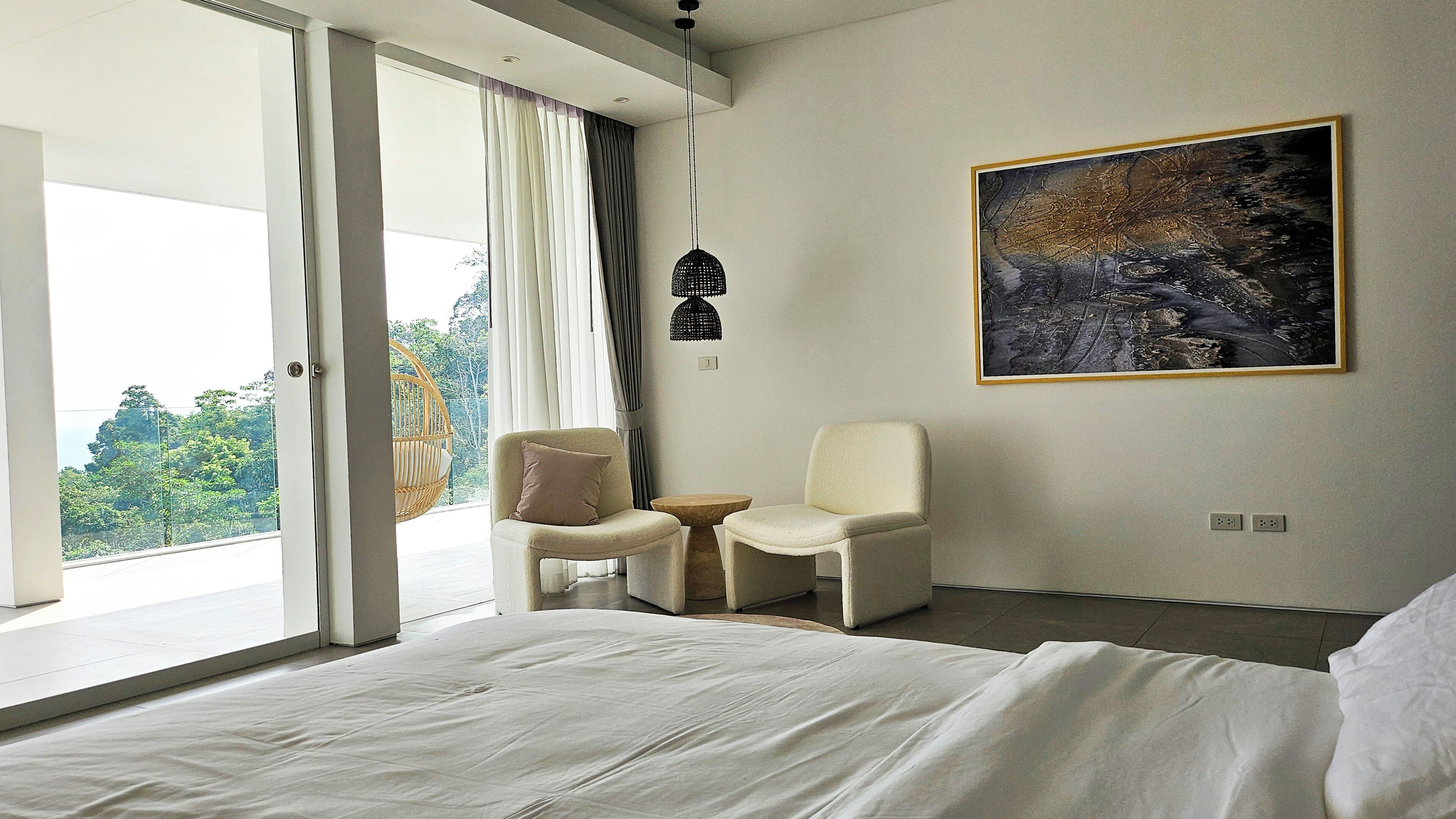 In-room safe, iron/ironing board, cots/infant beds, free WiFi