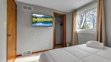 4 bedrooms, iron/ironing board, travel crib, WiFi