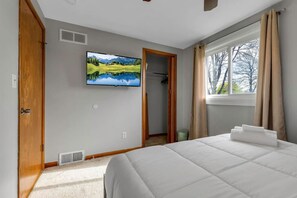 Bügeleisen/Bügelbrett, Reisekinderbett, WLAN, Bettwäsche