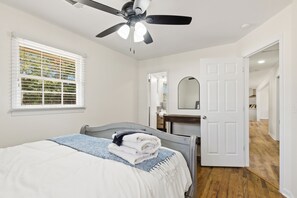 3 bedrooms, iron/ironing board, free WiFi, bed sheets